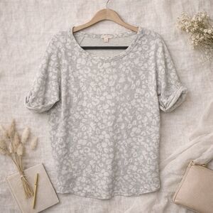 GAP Grey Leopard Print Tee Medium Tall 100% Cotton Animal Top